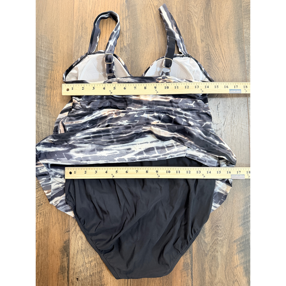 Full coverage C-Cup B-Cup padded one piece swimwear swimsuit that hides tummy - Picture 3 of 6